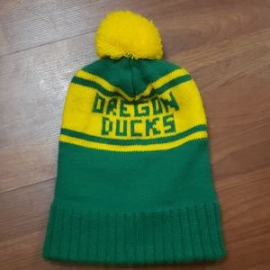 Handmade Oregon Ducks knit hat